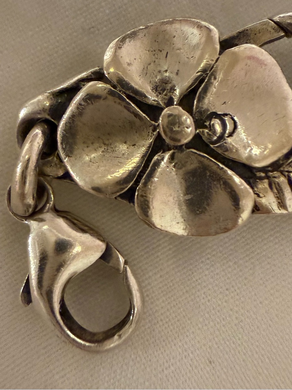 Trollbead Sterling Silver Floral Hibiscus Lobster Clasp Connector - Silver
